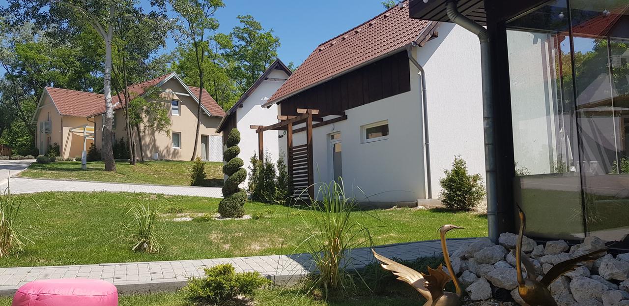 Kenese-Voelgye Villahotel Balatonkenese Exterior photo