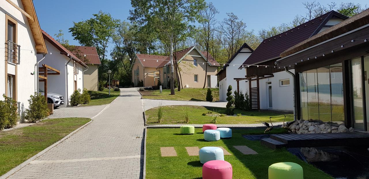 Kenese-Voelgye Villahotel Balatonkenese Exterior photo